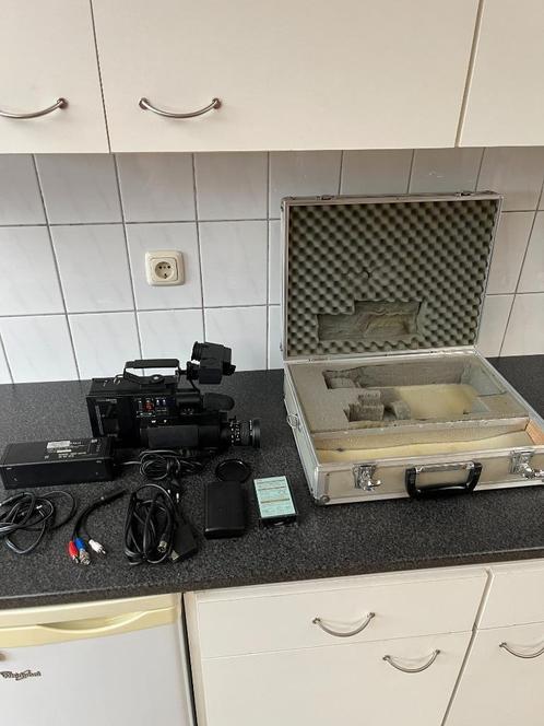Vintage ITT video camera recorder VMC 3865 . VHS-C ., Audio, Tv en Foto, Videocamera's Analoog, Camera, VHS-C of SVHS-C, Ophalen of Verzenden