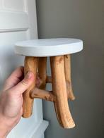 Klein hout houten kruk krukje wit bruin vensterbank rond, Ophalen of Verzenden, Zo goed als nieuw, Hout