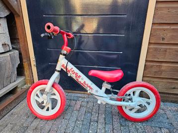 Rood loopfietsje  beschikbaar voor biedingen