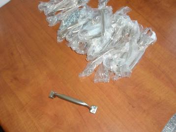 Handgrepen voor o.a. keukenkastjes , 25 stuks beschikbaar voor biedingen