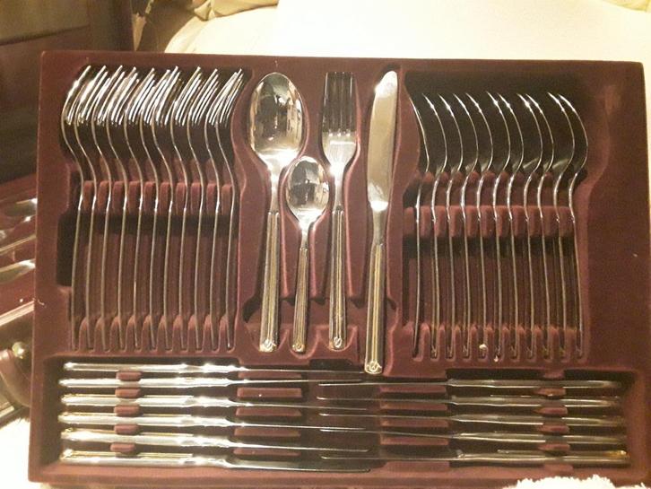 Bestek cassette 70 delig., Huis en Inrichting, Keuken | Bestek, Nieuw, Rvs of Chroom, Ophalen of Verzenden