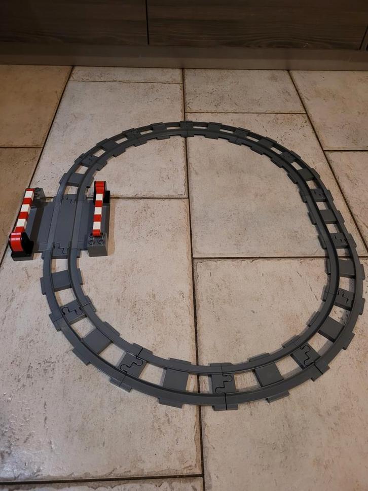 Duplo rails voor electrische trein met overweg, Kinderen en Baby's, Speelgoed | Duplo en Lego, Gebruikt, Duplo, Ophalen of Verzenden