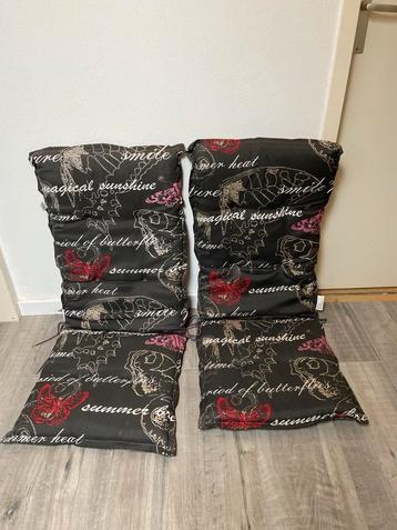 2 Tuinstoelkussens - Zo goed als nieuw! beschikbaar voor biedingen