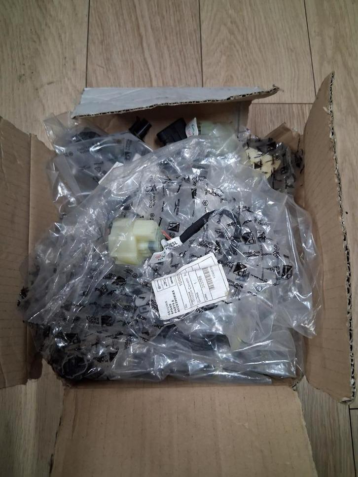 Piaggio mp3 alarm aansluiting nieuw, Motoren, Tuning en Styling, Ophalen of Verzenden