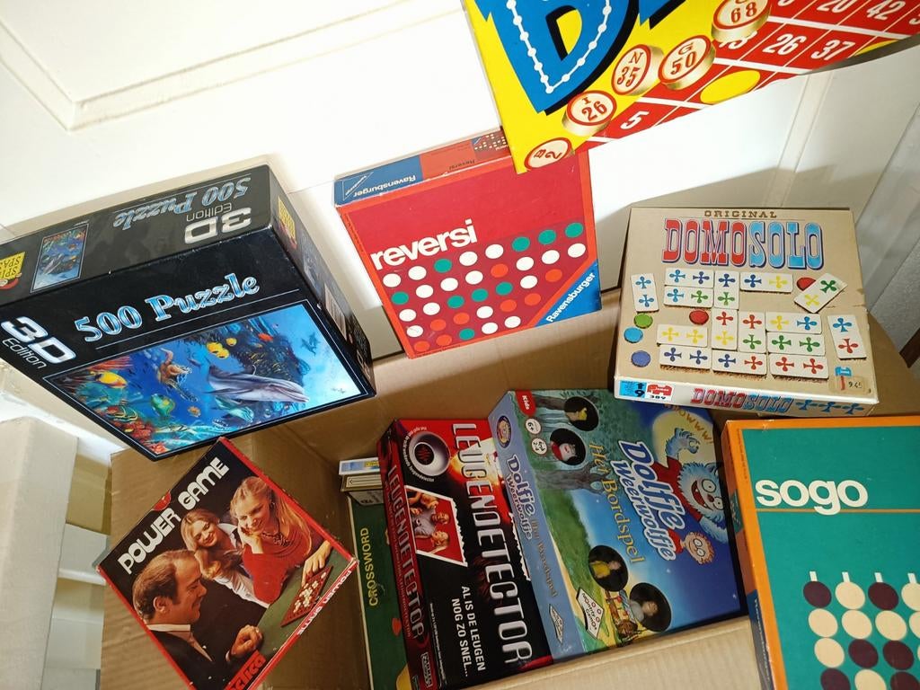 Doos met diverse spellen en puzzel (een koop), Ophalen, 500 t/m 1500 stukjes, Gebruikt, Overige typen