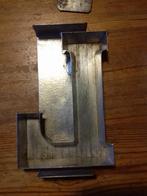 Chocoladeletter mal voor de L, Verzenden