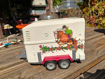 Schleich auto met trailer beschikbaar voor biedingen
