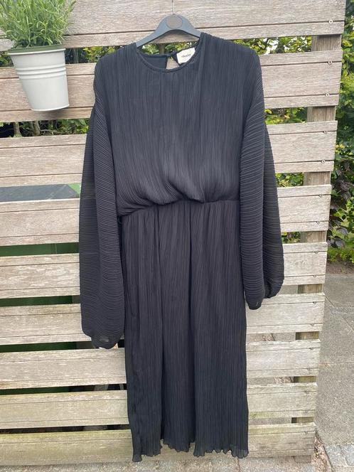 Shoeby black dress zwarte jurk, Kleding | Dames, Jurken, Zo goed als nieuw, Maat 42/44 (L), Zwart, Onder de knie, Ophalen of Verzenden