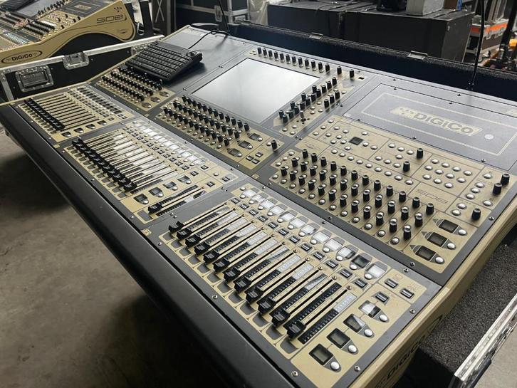digico SD8 met Madi rack, Muziek en Instrumenten, Mengpanelen, Gebruikt, 20 kanalen of meer, Microfooningang, Ophalen