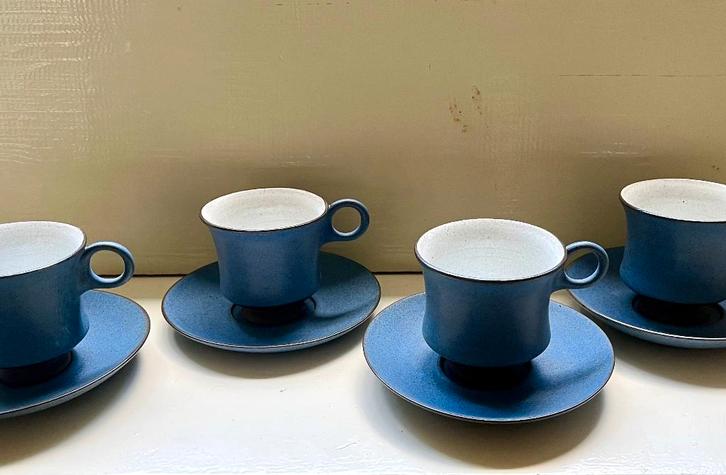 Paarsblauwe kop-en-schotels Zaalberg, Antiek en Kunst, Antiek | Servies los, Ophalen of Verzenden