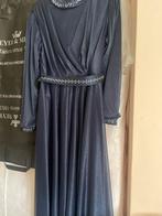 Donkerblauwe feestjurk maat 44 met glitter, Kleding | Dames, Jurken, Ophalen of Verzenden, Gedragen, Maat 42/44 (L), Blauw