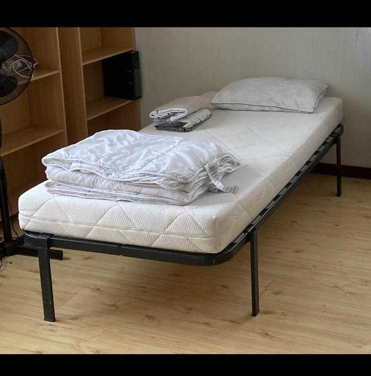 Eenpersoonsbed + matras goede staat. 190x90 cm, Huis en Inrichting, Slaapkamer | Bedden, Zo goed als nieuw, Eenpersoons, 90 cm