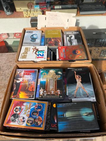 Aantal dozen muziek DVD’s beschikbaar voor biedingen