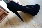 Zwarte fluweel bezette hoge pumps H&M, maat 38, Zwart, Ophalen of Verzenden, Gedragen, Pumps