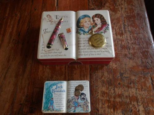 2 blikken boeken 1 groot en 1 klein.Eternal Love Jack and .., Antiek en Kunst, Curiosa en Brocante, Ophalen of Verzenden