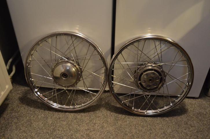 517 mooie set bolnaaf wielen  kleine naaf, Fietsen en Brommers, Brommeronderdelen | Zundapp, Zo goed als nieuw, Frame, Ophalen of Verzenden