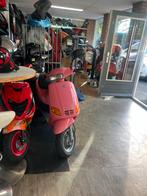 Piaggio zip type 1/2/3 roze, Fietsen en Brommers, Scooters | Piaggio, Ophalen, Zo goed als nieuw, Tweetakt, Zip