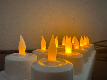 ️ 12x Oplaadbare LED Theelichtjes met Laadstation (2 sets) beschikbaar voor biedingen