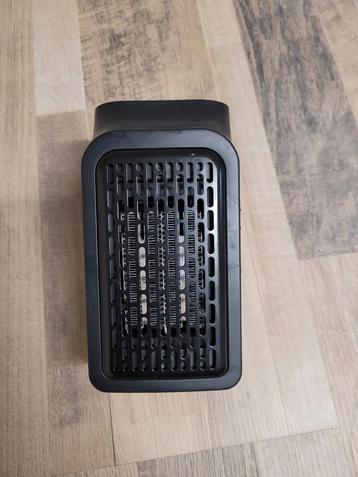 Kleine verwarming voor in stopcontact beschikbaar voor biedingen