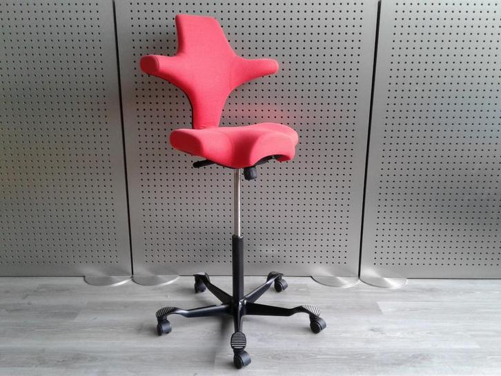 1x HAG Capisco 8106 (Hoog) (Rood), Heel Mooi!, Huis en Inrichting, Bureaustoelen, Zo goed als nieuw, Bureaustoel, Rood, Ergonomisch