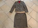 S.Oliver dames kostuum (blazer en rok) maat 38. De rok is 6, Kleding | Dames, Ophalen of Verzenden, Gedragen, Maat 38/40 (M), Kostuum of Pak