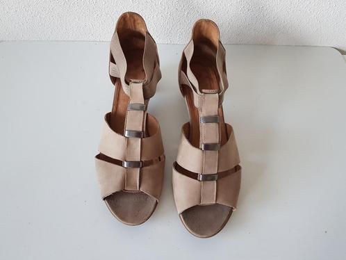 Gabor maat 40.5 bredere voeten 7 H beige sandalen rekbaar, Kleding | Dames, Schoenen, Zo goed als nieuw, Sandalen of Muiltjes