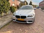 BMW 5-Serie 2.0 520I AUT 184 PK Sedan 2015 Grijs, Auto's, Achterwielaandrijving, 4 cilinders, 2000 kg, Origineel Nederlands