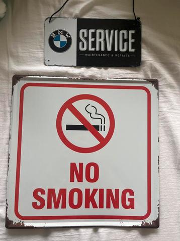 Vintage Borden: BMW Service & Niet Roken beschikbaar voor biedingen