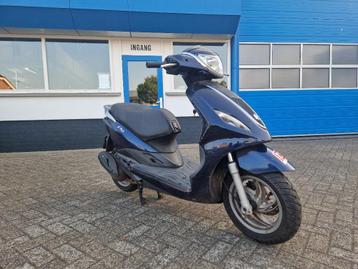 Piaggio new fly BROM schade scooter , zie fotos 45km ( zip ) beschikbaar voor biedingen