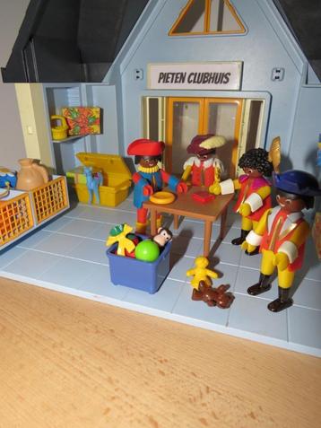 De Pietenclub van sinterklaas, pakkjeswinkel, zwarte piet beschikbaar voor biedingen
