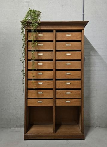 Antieke eiken ladekast vintage dossierkast apothekerskast  beschikbaar voor biedingen