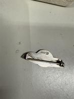 Bentley Zilveren emaille pin badge, Ophalen of Verzenden, Zo goed als nieuw, Auto's