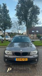 BMW 1-Serie 2.0 118I AUT 2005 Bruin, Auto's, BMW, Achterwielaandrijving, 1995 cc, 4 cilinders, Origineel Nederlands