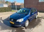 Volkswagen polo 2005 Blauw 8 mnd APK 5D 1.4 airco, Auto's, Voorwielaandrijving, Stof, 540 kg, Blauw