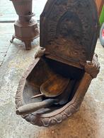 Bak voor kolen of aanmaakhout met schepjes, Ophalen