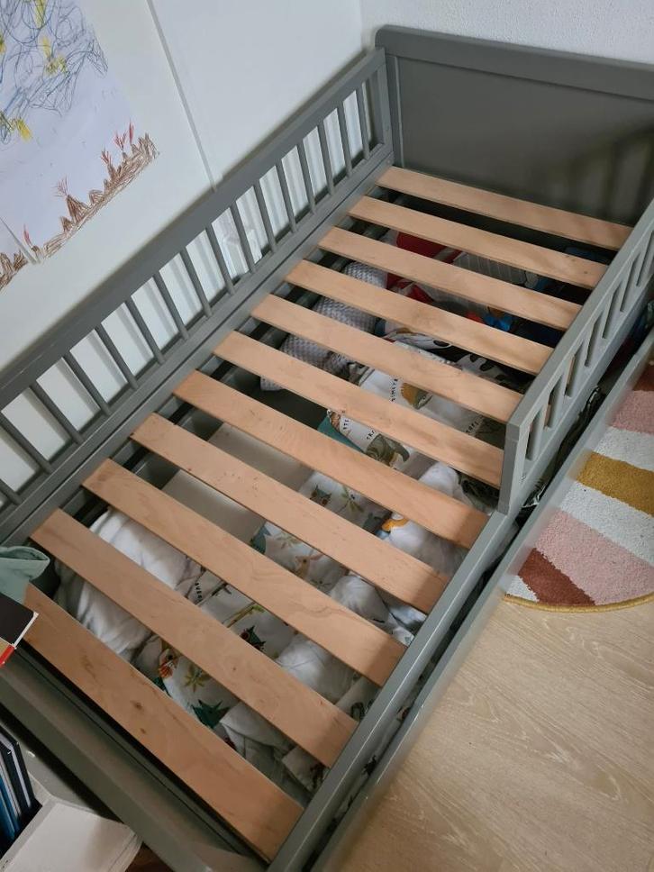 Peuterbed van Petit Amelie, Kinderen en Baby's, Kinderkamer | Bedden, Gebruikt, 140 tot 160 cm, 70 tot 85 cm, Lattenbodem, Ophalen