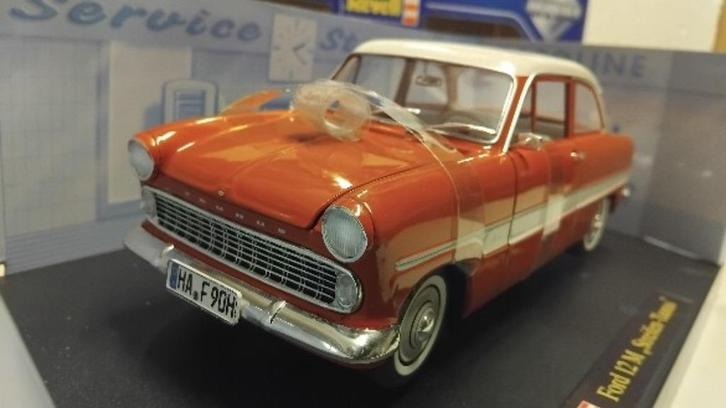 Ford Taunus 12 M blauw of oranje Revell new metal 1:18 KRD, Hobby en Vrije tijd, Modelauto's | 1:18, Zo goed als nieuw, Auto, Revell