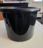 Grote zwarte bloempot, Ophalen of Verzenden, Zo goed als nieuw, Gietijzer, Koekenpan of Braadpan