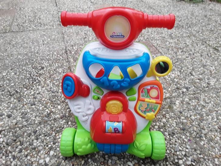 Baby looptrainer, Kinderen en Baby's, Speelgoed | Babyspeelgoed, Zo goed als nieuw, Overige typen, Met geluid, Met wieltjes, Ophalen of Verzenden