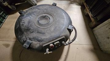 Gastank 102 liter onderbouw met nog lpg vulling beschikbaar voor biedingen