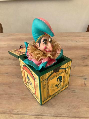 Muziekdoos Jack-in-the-box beschikbaar voor biedingen
