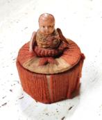 Heel oud speldenkussen met celluloid popje Hoog 8 cm, Ophalen of Verzenden, Gebruikt