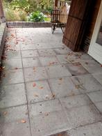 Gratis: 40 gewassen grindtegels 50x50 cm, Tuin en Terras, Tegels en Klinkers, Ophalen, Gebruikt, Beton, Terrastegels