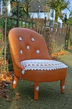 gebombeerde fauteuil met een haak- en kantwerken, Huis en Inrichting, Minder dan 75 cm, Hout, Ophalen of Verzenden, Zo goed als nieuw