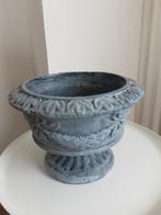 Mooie bewerkte bloempot, Ophalen, Steen