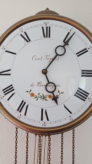 Hangklok beschikbaar voor biedingen