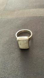 Zilveren ring met maansteen., Ophalen, 18 tot 19, Zo goed als nieuw, Dame