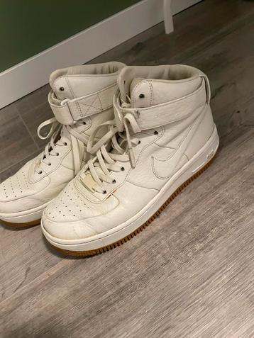 Schoenen nike beschikbaar voor biedingen