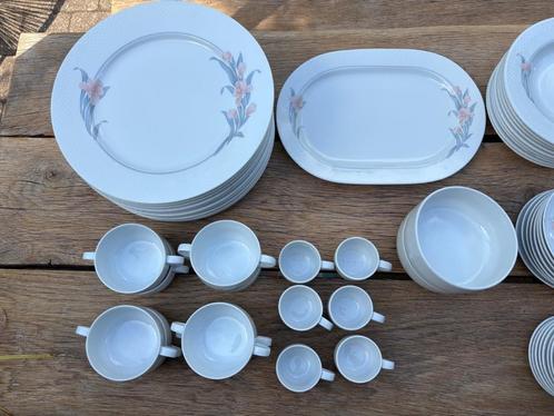 Servies MOSA, Huis en Inrichting, Keuken | Servies, Gebruikt, Compleet servies, Overige stijlen, Porselein, Ophalen