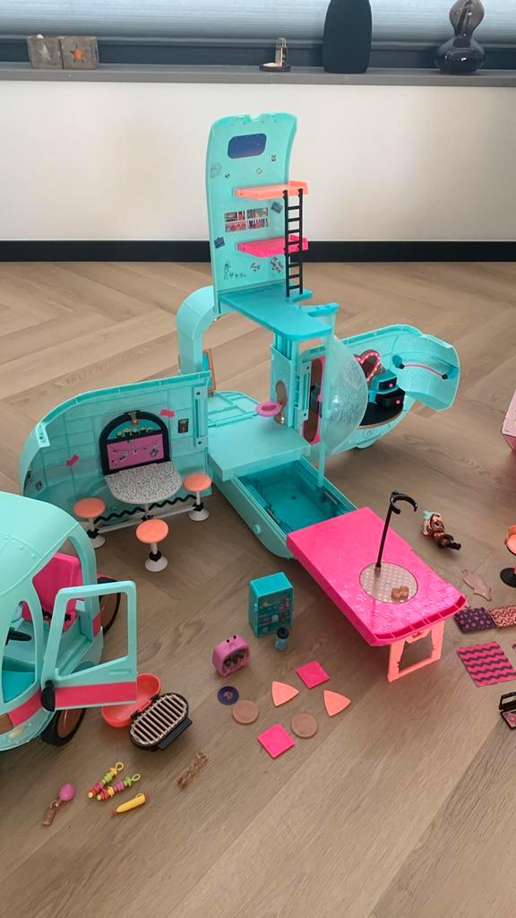 LOL Suprise 2-in-1 Glamper, Kinderen en Baby's, Speelgoed | Speelgoedvoertuigen, Gebruikt, Ophalen of Verzenden